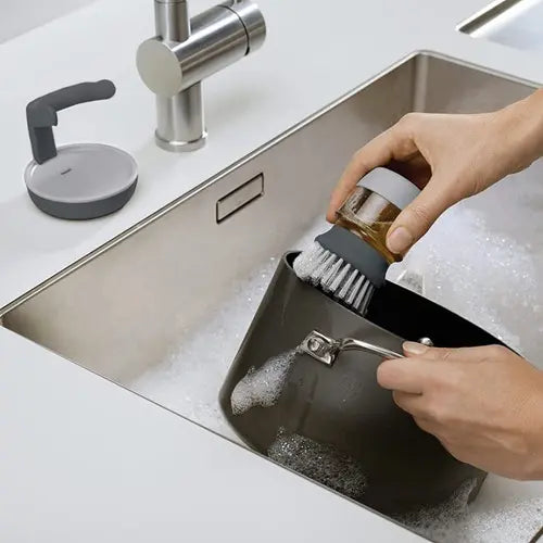 DISPENSADOR DE JABÓN Y CEPILLO PARA TRASTES!